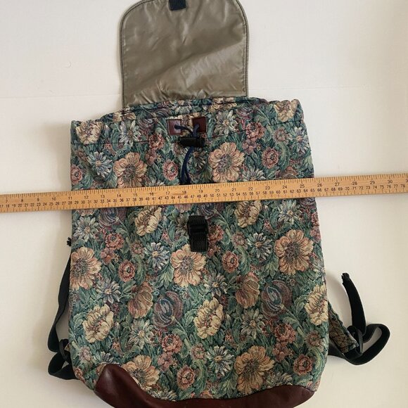 Women\'s Retro Floral Tapestry Backpack with Leather Accents Boho Great Condition main image 4
